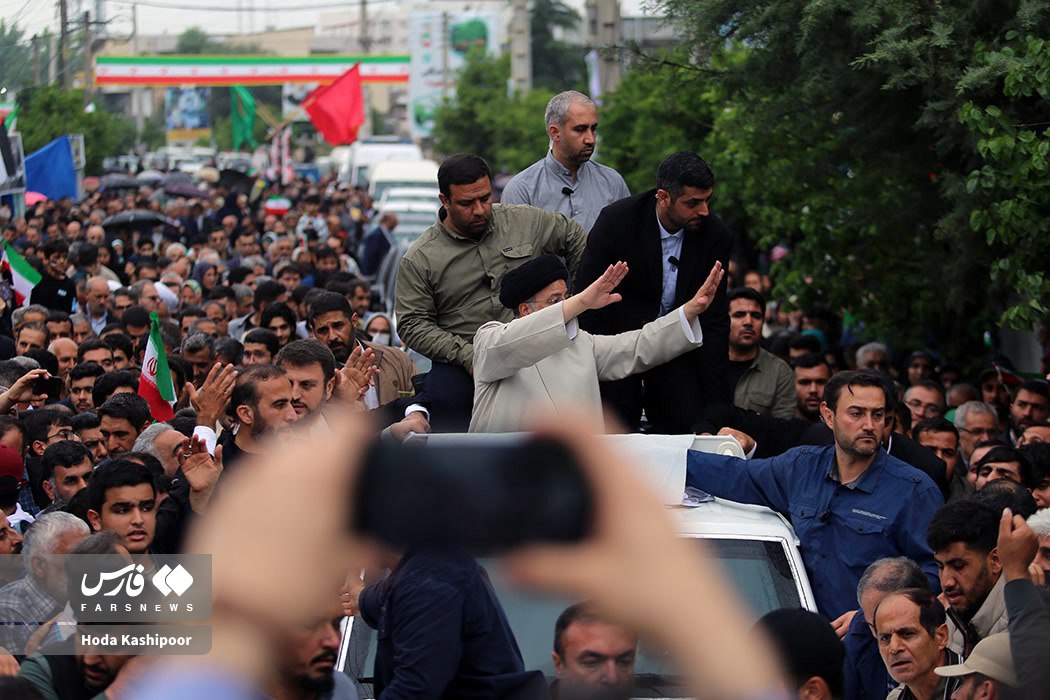 عکس/ استقبال مازندرانی‌ها از رئیس‌جمهور