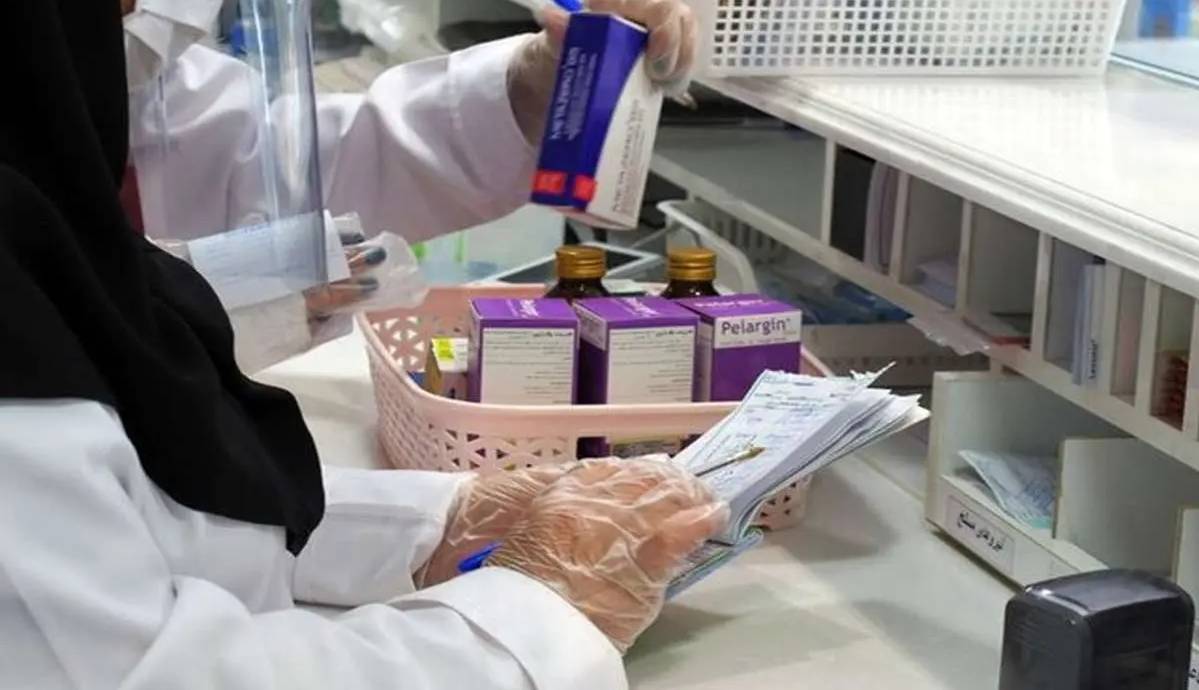 رئیس دانشگاه علوم پزشکی تهران: بدهی بیمه‌ها به داروخانه‌ها از 15 ماه عبور کرد