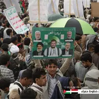 تصاویری از شهید سلیمانی و رهبران مقاومت در تظاهرات باشکوه مردم یمن 