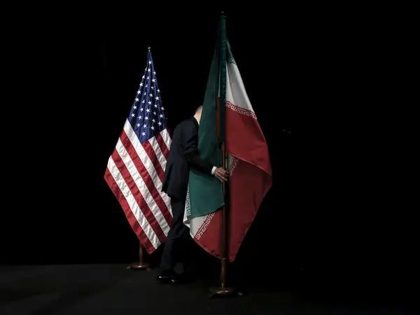 ادعای اکسیوس: ایران و آمریکا سه شنبه به صورت غیرمستقیم در عمان مذاکره کردند