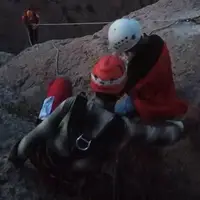 نجات 2 نوجوان گرفتار در ارتفاعات قاین پس از ۱۱ ساعت