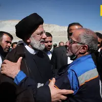 عکس/ دیدار گذشته رئیسی با کارگران معدن در محل تقریبی حادثه امروز بالگرد 