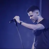 اجرای زنده «جای من نیستی» از سیروان خسروی 