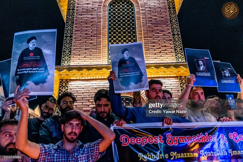 کشمیری‌ها برای شهید رئیسی شمع روشن کردند