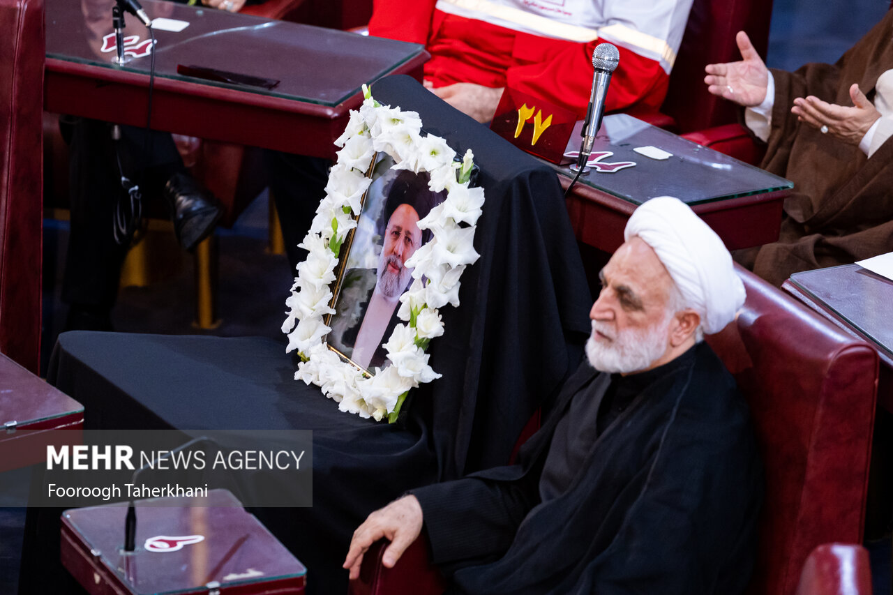 عکس/ جای خالی «آیت‌الله رئیسی» و «آیت الله آل هاشم» در جلسه خبرگان