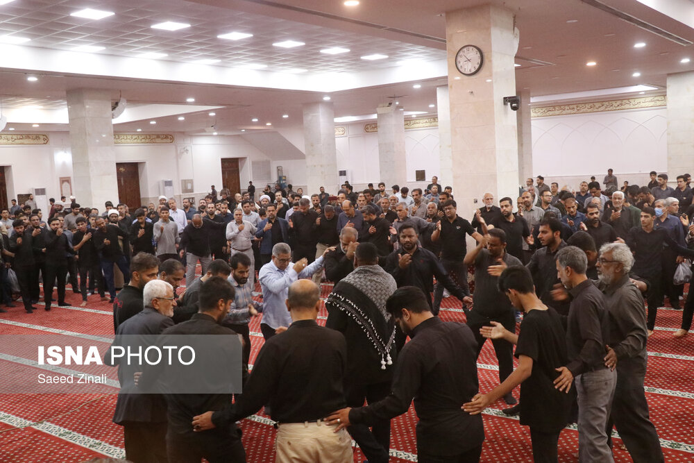اجتماع مردم بندرعباس در فراق شهدای خدمت