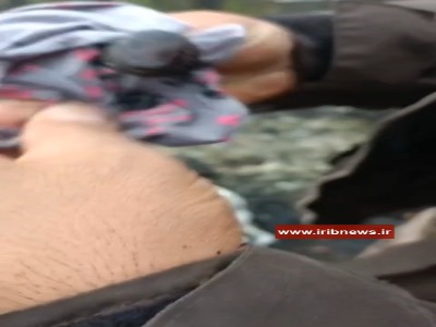 تصاویری از لحظه پیدا شدن انگشتر رئیسجمهور در محل سانحه