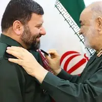 عکس/ تصویری از اعطای درجه سرتیپ دومی به سیدمهدی موسوی توسط فرمانده کل سپاه