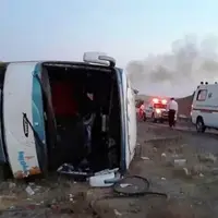 مصدومیت ۱۱ مسافر در پی واژگونی اتوبوس 