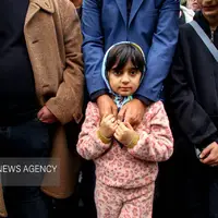 عکس/ کودکان تبریزی حاضر در مراسم تشییع شهدای خدمت