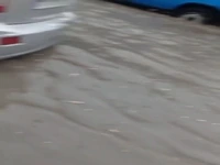 آبگرفتگی معابر ارومیه پس از بارش سنگین باران