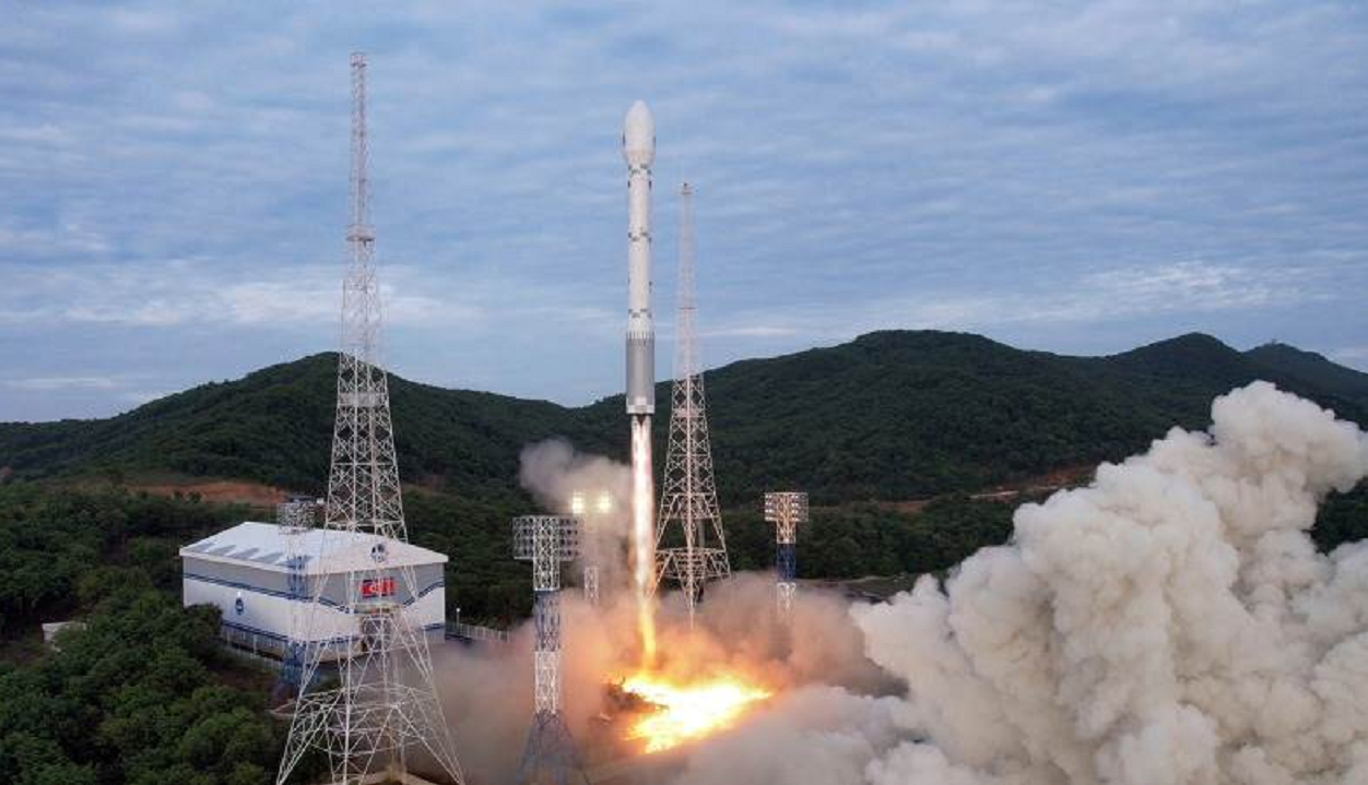 سئول: کره شمالی آماده پرتاب ماهواره شناسایی دیگری می‌شود