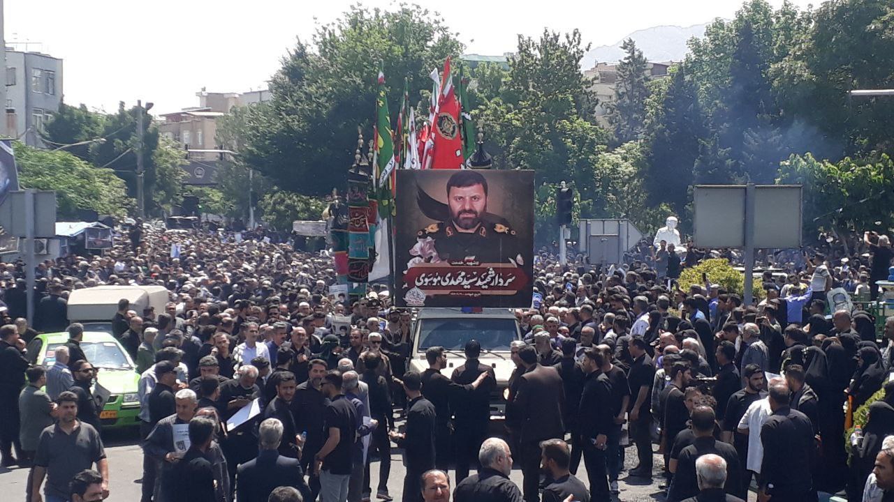 تشییع باشکوه سرتیم حفاظت رئیس‌جمهور در شهرری؛ پیکر ‌شهید موسوی در حرم عبدالعظیم(علیه‌السلام) آرام گرفت