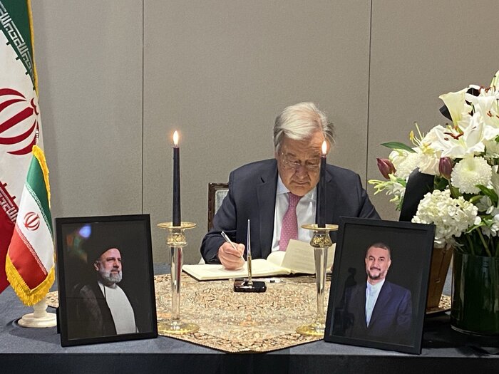 ادای احترام دبیرکل سازمان ملل به رئیس جمهور و وزیر خارجه شهید ایران