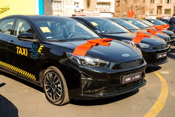 چهار مدل خودروی برقی مجوز پلاک تاکسی گرفتند