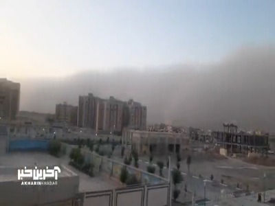 لحظه ورود طوفان شن به شهر یزد
