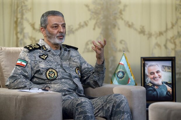 خاطره فرمانده ارتش از رئیس جمهور شهید