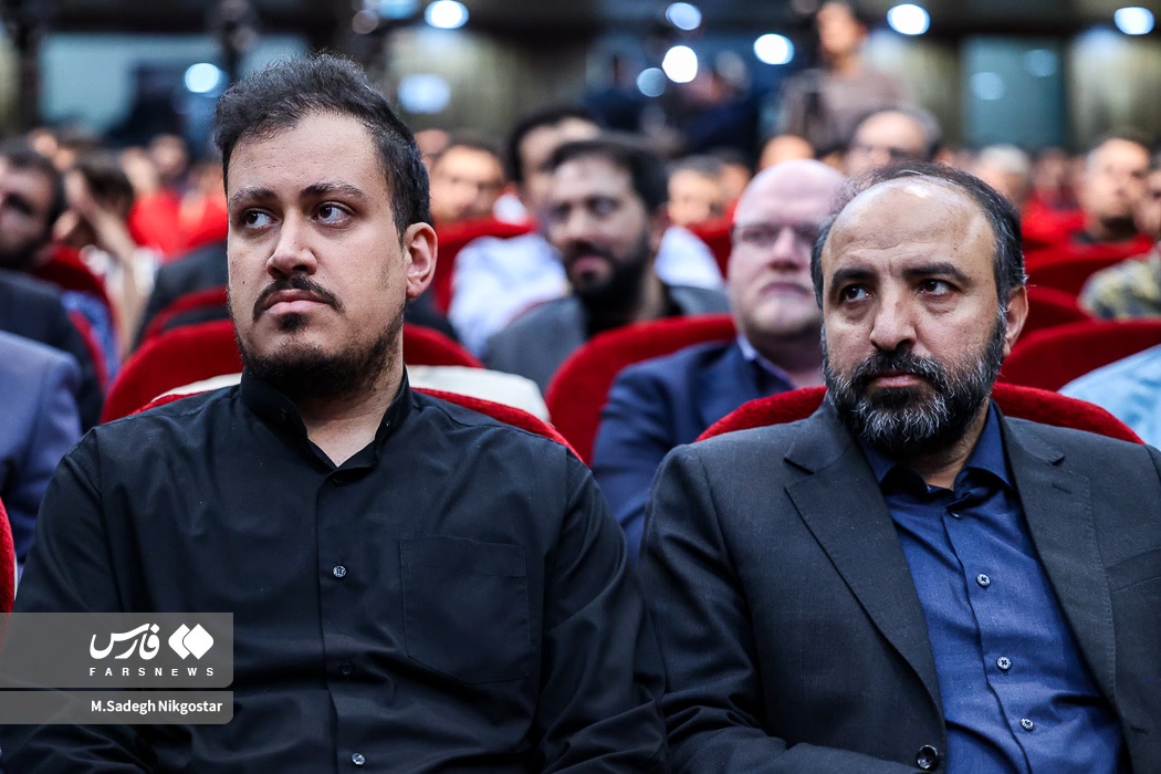 عکس/ سخنرانی فرزند رئیس جمهور شهید در مراسم شهدای خدمت دانشگاه شریف