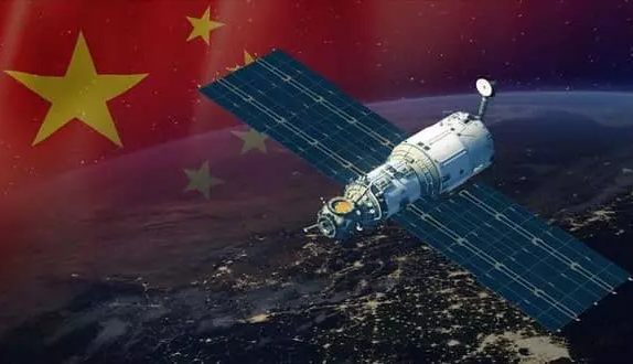 چینی ها با لشکر ۱۰ هزار ماهواره ای به جنگ ایلان ماسک می‌روند