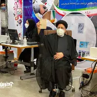 عکس/ رئیس جمهور شهید هنگام ثبت نام در انتخابات ریاست جمهوری 1400