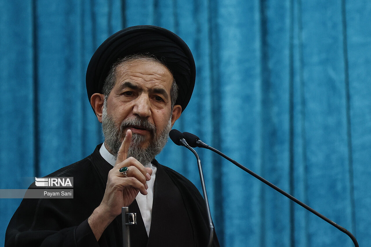 خطیب نماز جمعه تهران: نامزدها در گفتگوها و مناظرات مراقبت نمایند هزینه‌های اداره کشور را افزایش ندهند