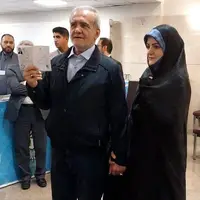 عکس/ مسعود پزشکیان دست در دست دخترش در ستاد انتخابات
