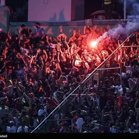 عکس/ آتش‌بازی هواداران پرسپولیس در شب قهرمانی