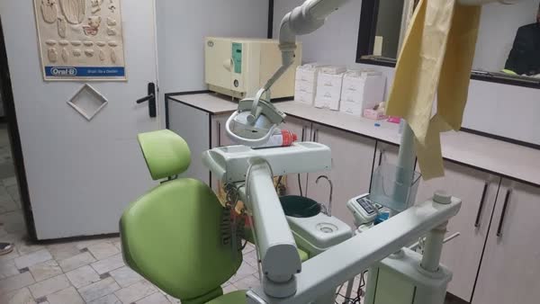 پلمب مرکز غیر مجاز دندانسازی و دندانپزشکی در قم