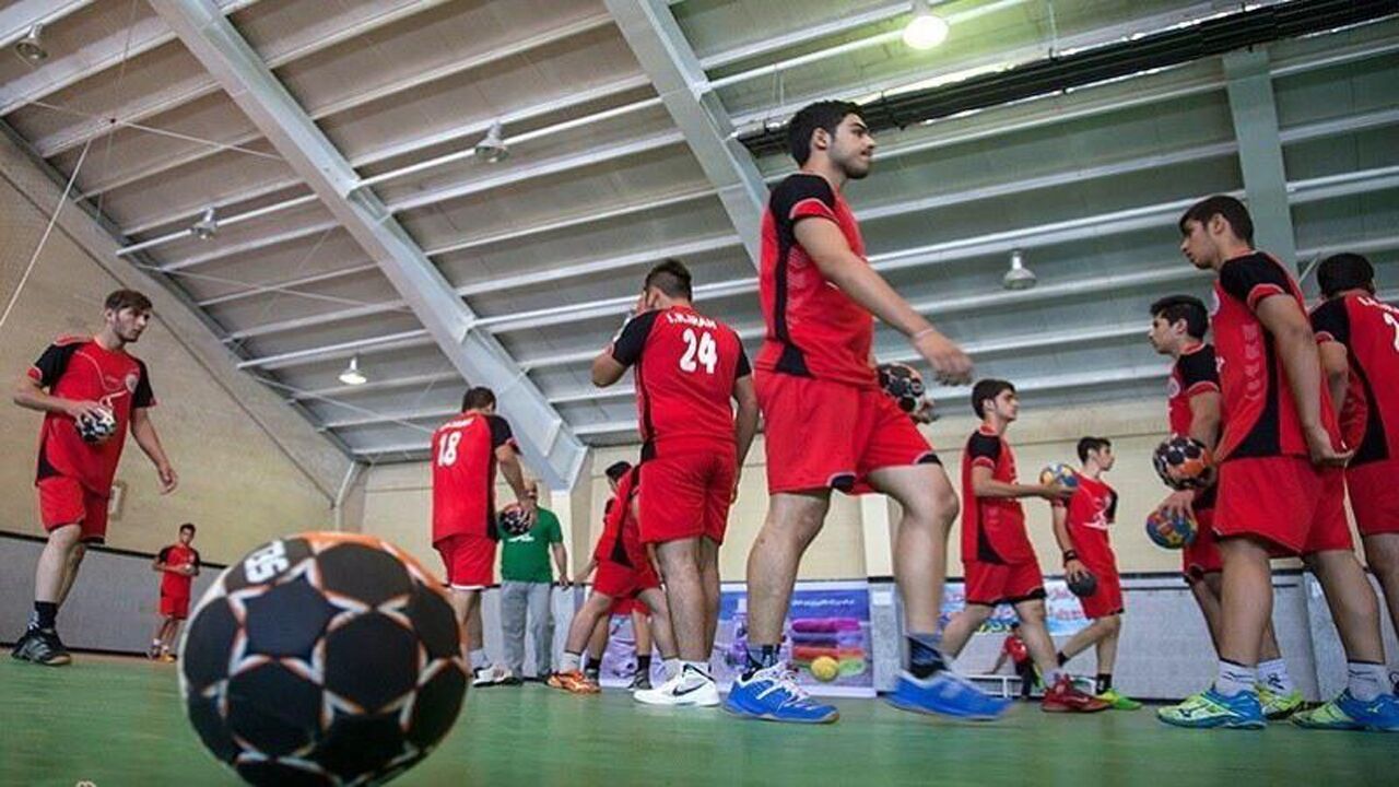 اردوی تیم‌ملی هندبال جوانان در بافق آغاز شد