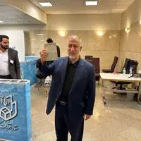 عکس/ شرکت «ابراهیم عزیزی» نماینده مردم تهران در انتخابات ریاست جمهوری 