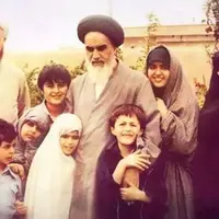 عکس/ امام خمینی (ره) در کنار خانواده