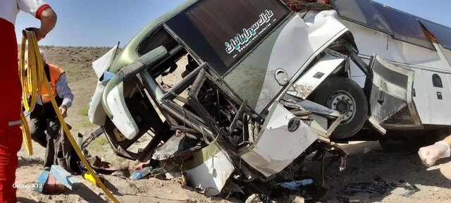 انحراف مرگبار اتوبوس در اتوبان قم به تهران