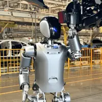 استفاده «دانگ فنگ» از ربات‌ های انسان‌ نما در خط تولید