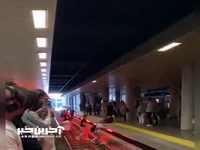 رفتار عجیب و خطرناک مسافران در متروی استانبول ترکیه