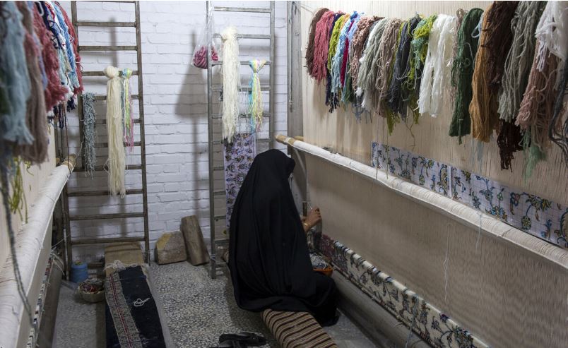 خودکفایی بیش از 126 هزار زن ایرانی سرپرست خانوار