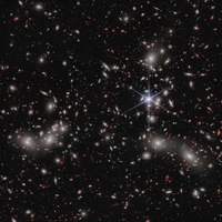 تصویر روز ناسا؛ خوشه کهکشانی پاندورا / پهنای این عکس ۶۰ برابر قطر کهکشان راه‌شیری است