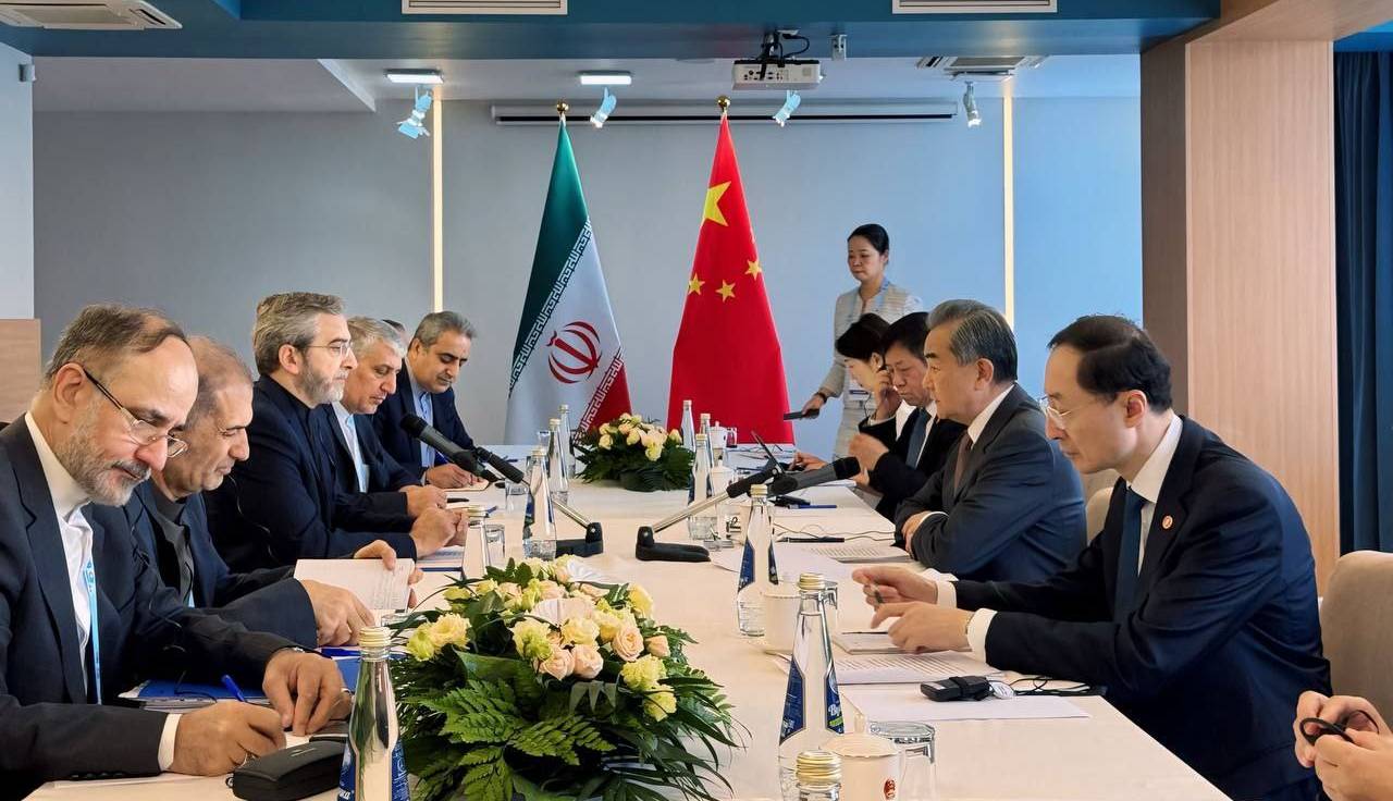 تاکید وزیر خارجه چین بر پایبندی این کشور به تمامیت ارضی ایران