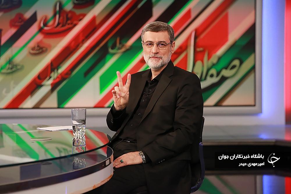 عکس/ حضور آقای «قاضی زاده هاشمی» در  برنامه صف اول