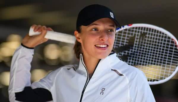 دختر 23 ساله پولدارترین تنیسور جهان!