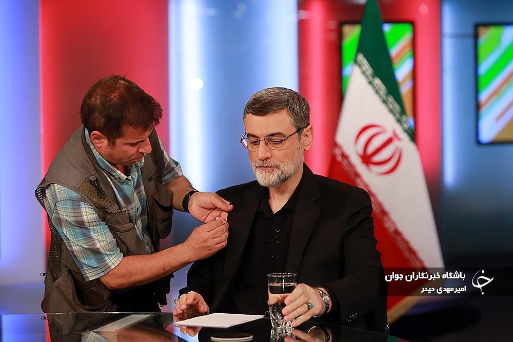 عکس/ حضور آقای «قاضی زاده هاشمی» در  برنامه صف اول