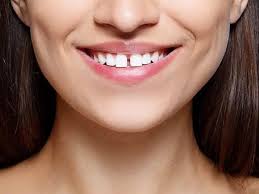 چرا نخ دندان باید جایگزین خلال دندان شود؟ 