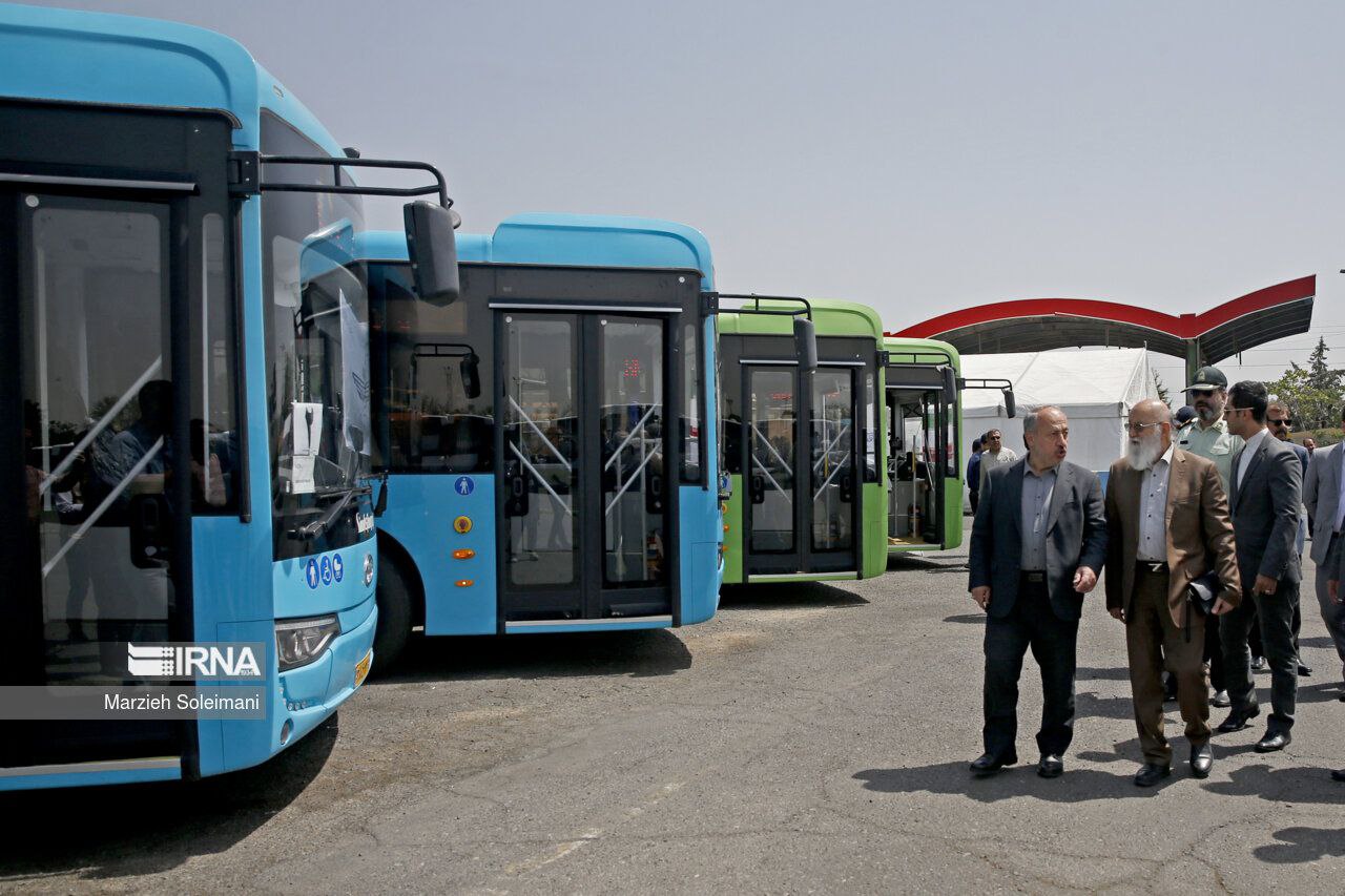 تحویل۱۰۰ دستگاه اتوبوس به ناوگان حمل‌ونقل عمومی