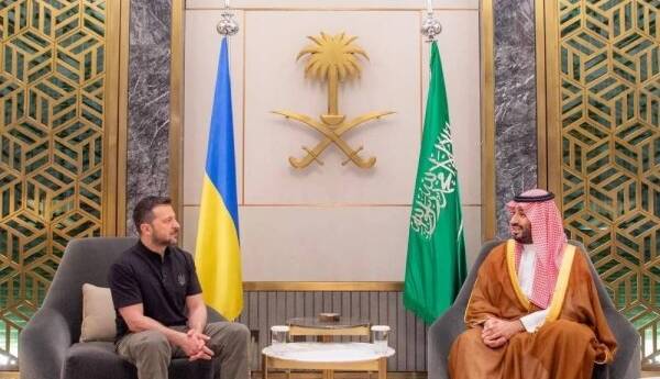 ولیعهد سعودی از تلاش‌ها برای حل بحران اوکراین حمایت کرد