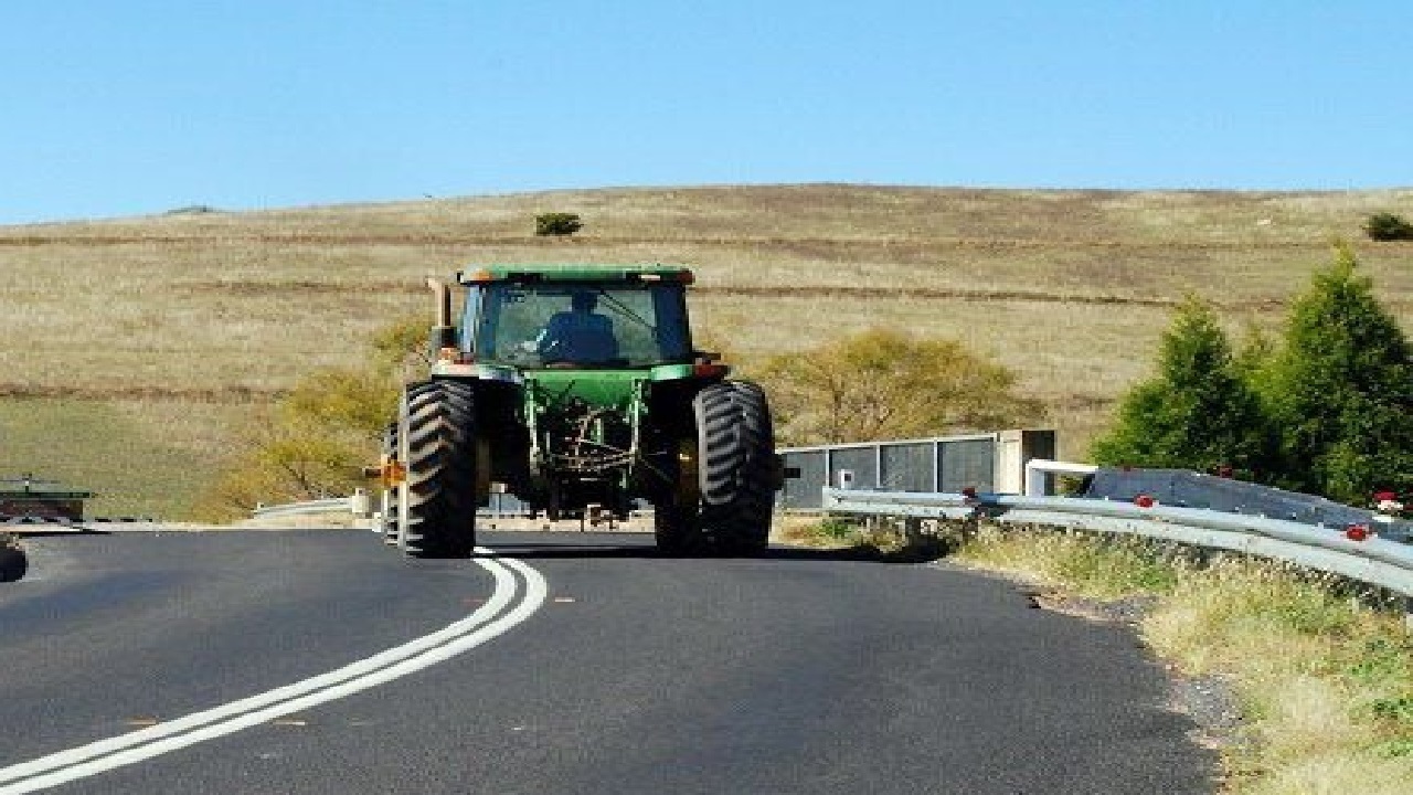 اجرای طرح تشدید برخورد با تخلفات رانندگان وسایل نقلیه و ادوات کشاورزی در گلستان