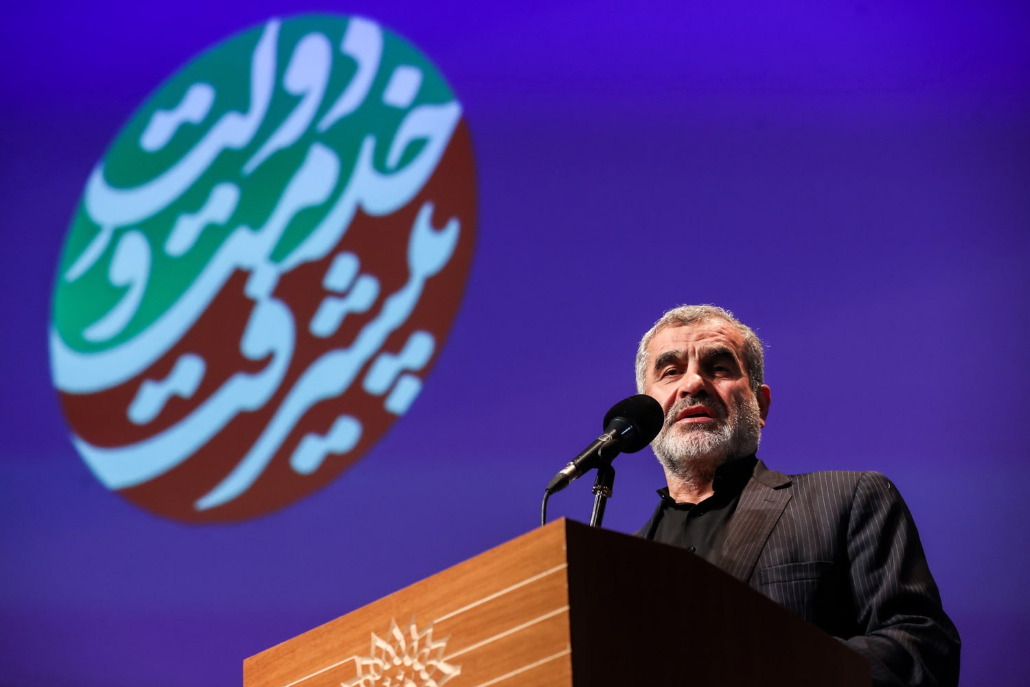 عکس/ حضور «قالیباف» در جمع برخی از نمایندگان ادوار و نمایندگان منتخب مجلس دوازدهم