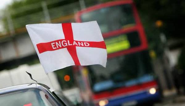 هشدار به هواداران فوتبال انگلیس برای نصب پرچم روی ماشین!