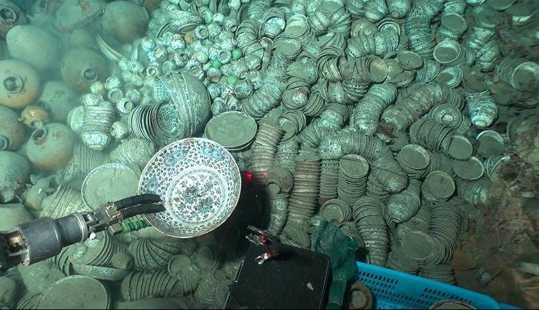 4 گوشه دنیا/ کشف ۱۰۰۰ گنج باستانی در عمق ۱۵۰۰ متری دریا