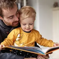 آموزش کتاب خواندن برای کودکان زیر دوسال