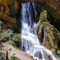 نجات معجزه‌آسای کودک یزدی بعد سقوط از آبشار آب سفید الیگودرز 
