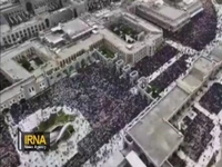تصاویر هوایی از حضور گسترده مردم در مراسم دعای عرفه در حرم مطهر رضوی